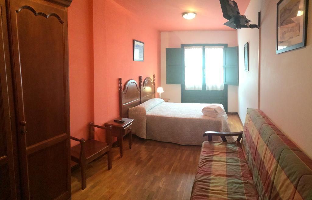 Hotel Las Chimeneas *